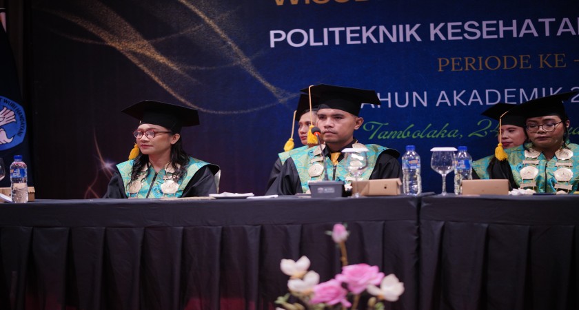 Wisuda Perdana Poltekkes Bakti Sumba, Tonggak Sejarah Lahirkan Lulusan Vokasi Kesehatan Pertama di Pulau Sumba